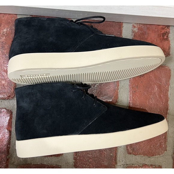 Everlane Black Suede Chukka Boots with Minimalist Design main image 8